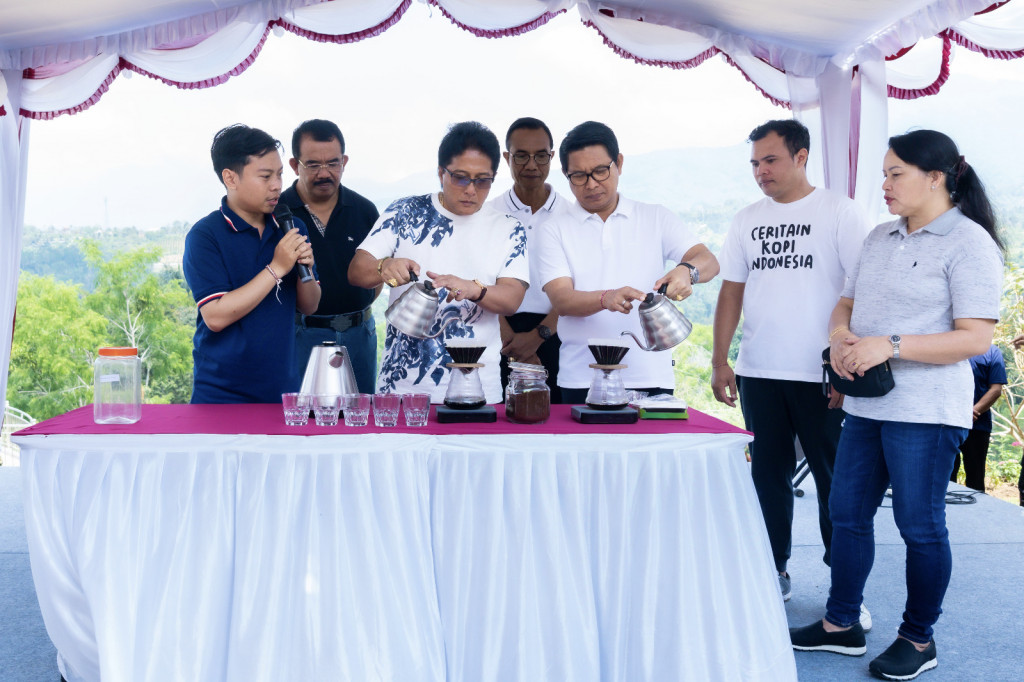 Bupati Giri Prasta Hadiri Peringatan Hari Kopi Sedunia dan Launching Coffee Shop Badung ATP